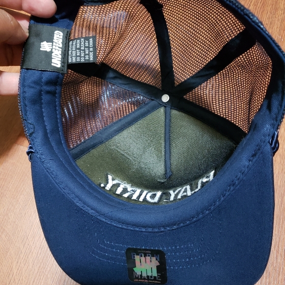 undefeated trucker hat - Picture 3 of 3